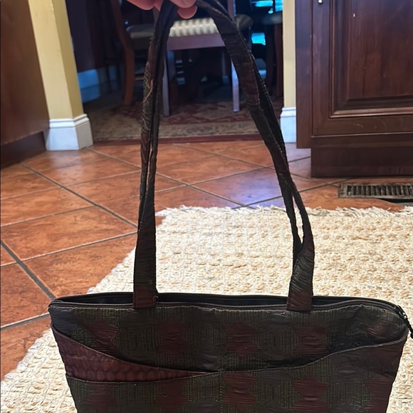 Marcua Elegant Multicolor Tote Bag - Picture 3 of 10
